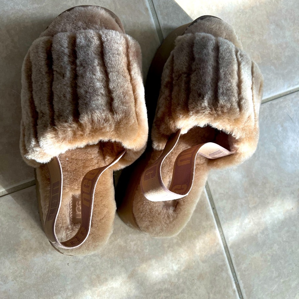 UGG slip on platforms! Never worn, size 8!